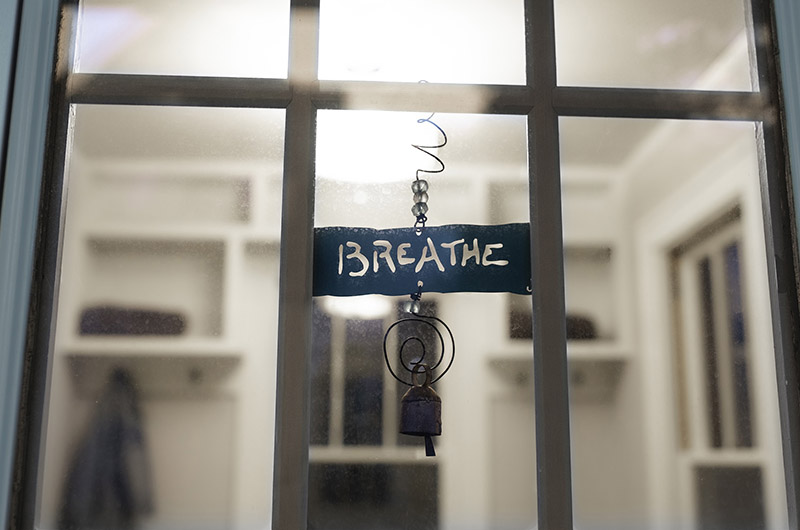 Breathe store sign